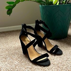 Black heels, brand new